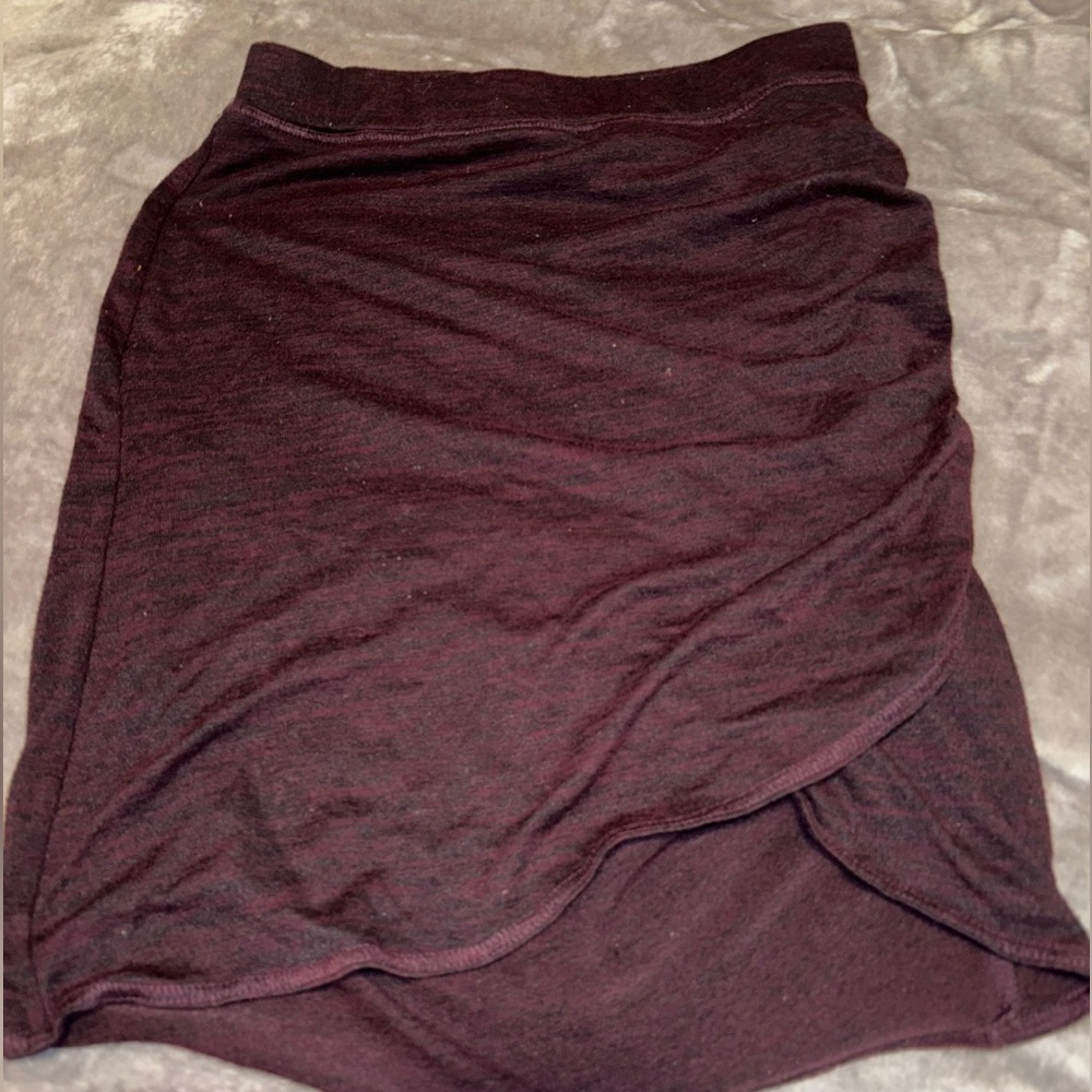 Aritzia Burgundy tulip skirt